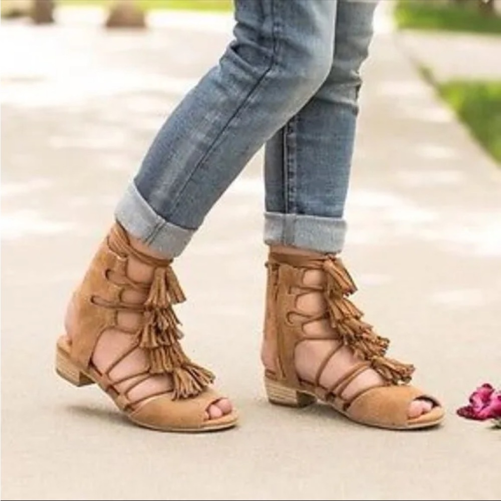 JOYFOLIE Big Girl Shoes Sandals‎ 4 Gladiator Snake Beige Fringe Tie Lace Up Zip